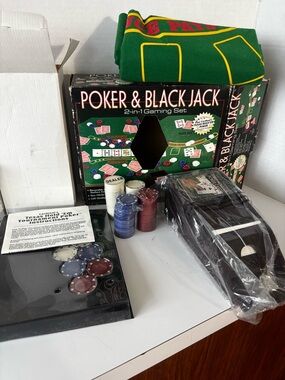 NIB 2004 Poker & Black Jack 2 in 1 Gaming Set instruction sheet included